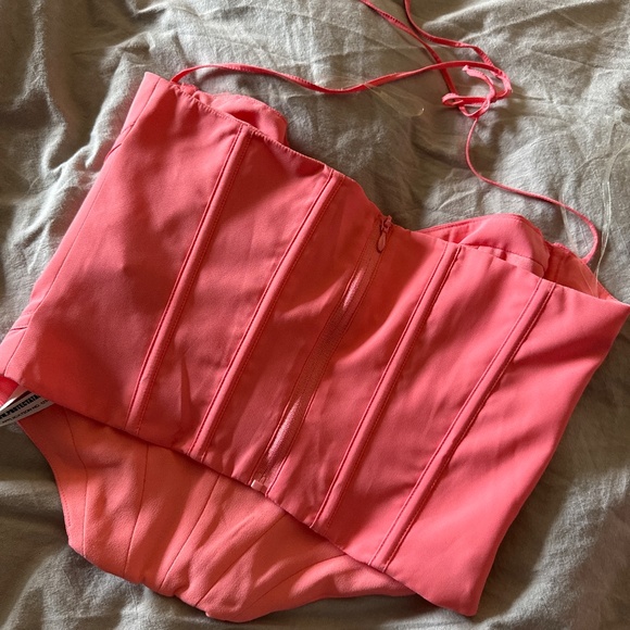 Mistress rocks corset - Picture 2 of 2